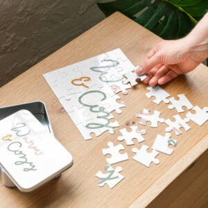 Jigsaw puzzle with tin - Warm and Cozy